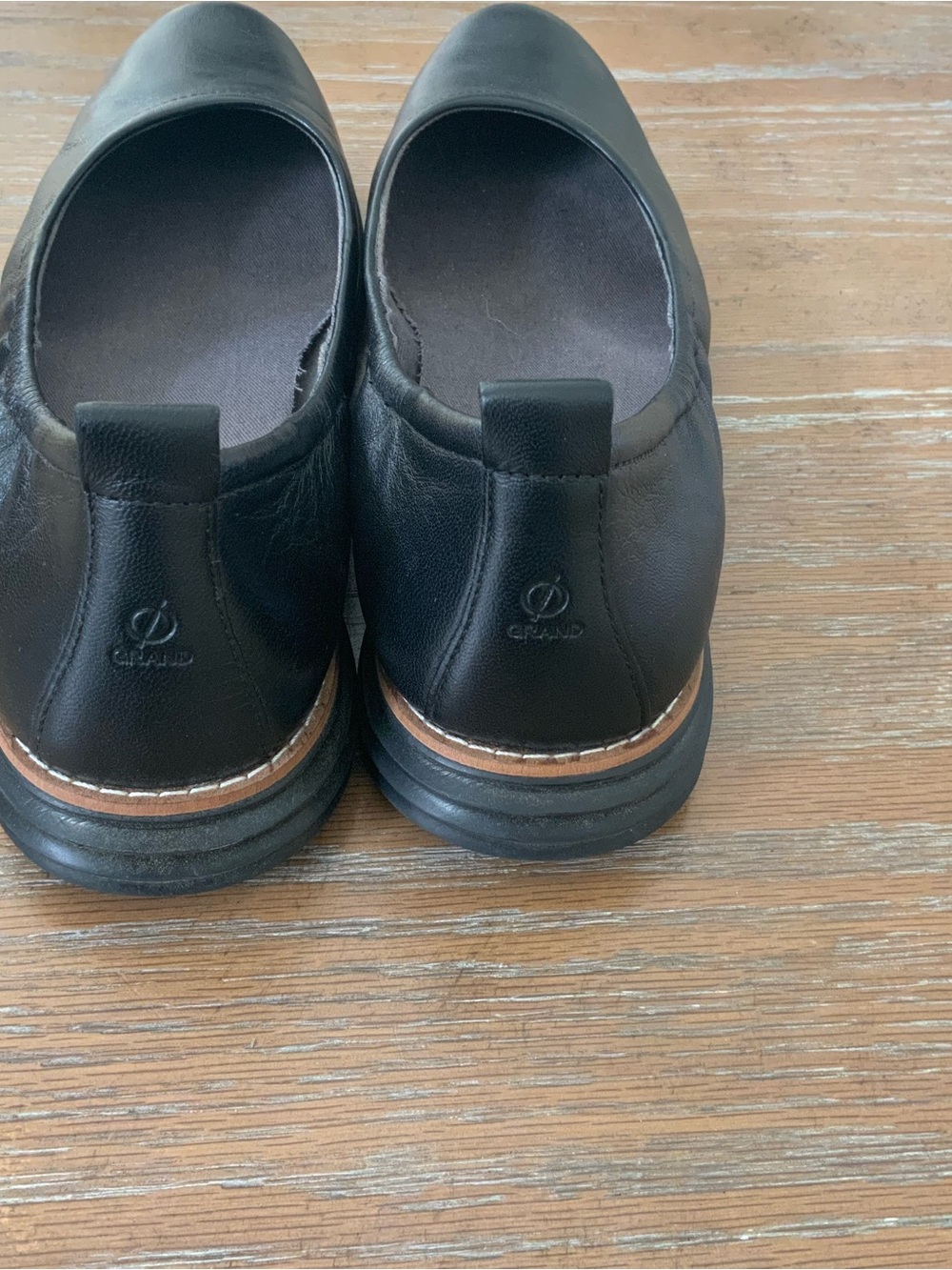 Cole Haan Women’s Black Leather Slip-On Flats Round Toe Shoes US7 - Picture 3 of 8